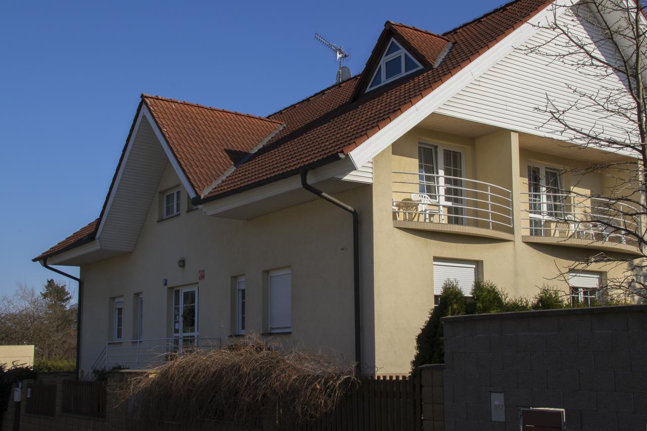 Homepension Prag Exteriör bild